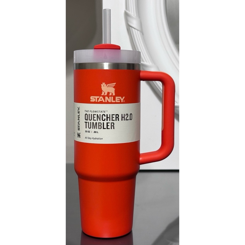 Stanley Quencher H2.0 FlowState Tumbler 30oz, TIGERLILY ORANGE - Picture 2 of 5